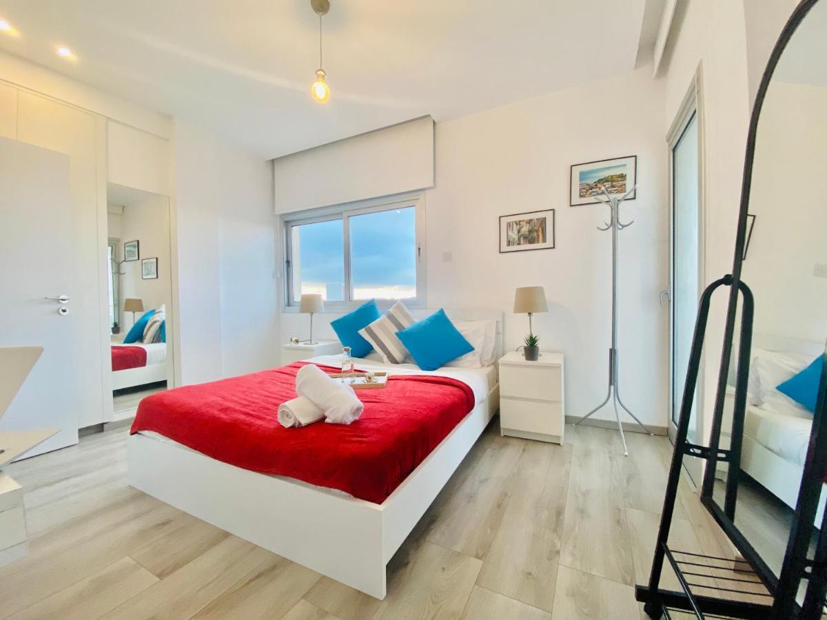 Апартаменты Panoramic Seaside Getaway, 2-Br Penthouse Ларнака Экстерьер фото